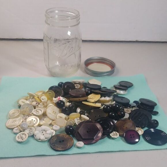 Vintage Button Collection with Mason Jar Cottagecore Grandmacore - Picture 2 of 8